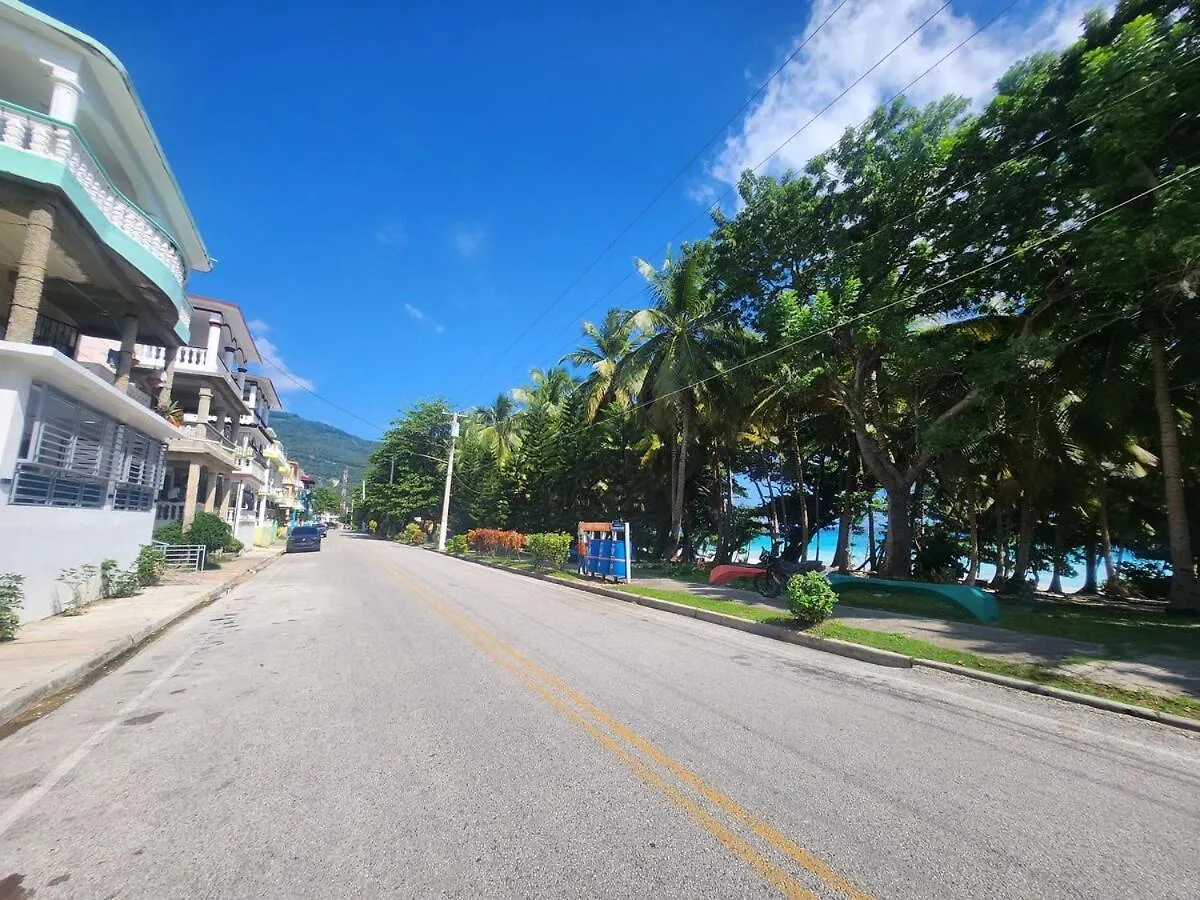 Apartment In Front Of Beach, Ac, Wifi, Hot Water Paraiso